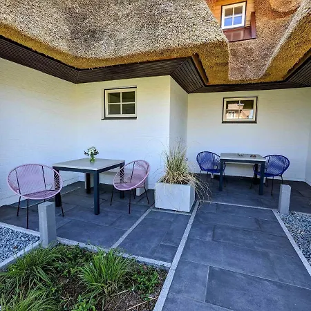 Beach-lodge-1-eg